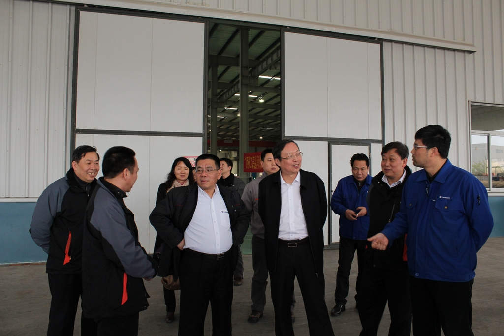 自治區(qū)國資委尹建國書記一行來我公司進(jìn)行調(diào)研